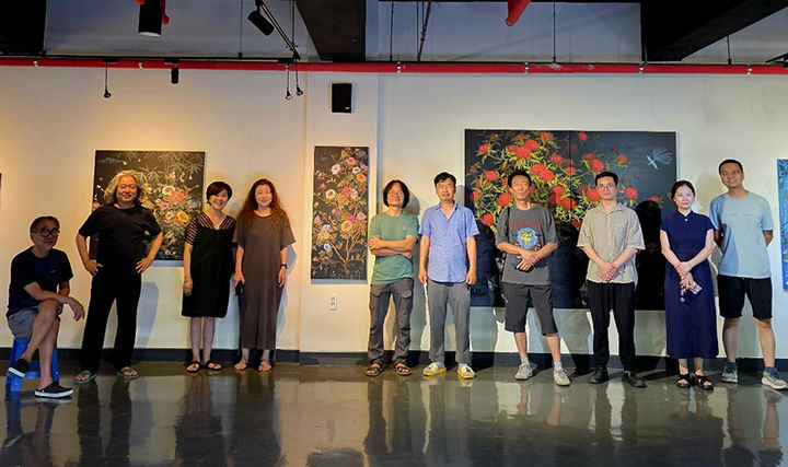 대한민국 예술광산 1호 정선군 고한읍 삼탄아트마인에서 개막한 ‘흑멸백흥’ 전시회와 참여 작가들 모습.(사진=정선군 제공) *재판매 및 DB 금지