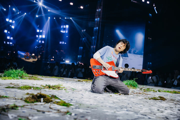 [서울=뉴시스] 그룹 사운드 '잔나비'가 인디 밴드로는 이례적으로 데뷔 11년 만에 국내 대중음악 콘서트계 상징으로 통하는 서울 송파구 올림픽공원 케이스포돔(옛 체조경기장)에 입성했다. (사진 = 페포니 뮤직 제공) 2025.08.03. photo@newsis.com *재판매 및 DB 금지