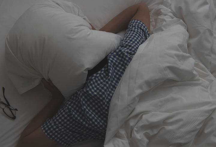 [서울=뉴시스] 영국 국민보건서비스 소속 소아청소년과 전공의가 비약물 불면 치료 기법으로 '인지 셔플링'을 소개했다. 2025.08.04. *재판매 및 DB금지 *재판매 및 DB 금지