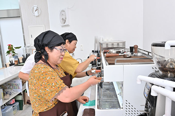 정선 아우라지에 지난 1일 개장한 ‘돌과 이야기 카페 모습.(사진=정선군 제공) *재판매 및 DB 금지