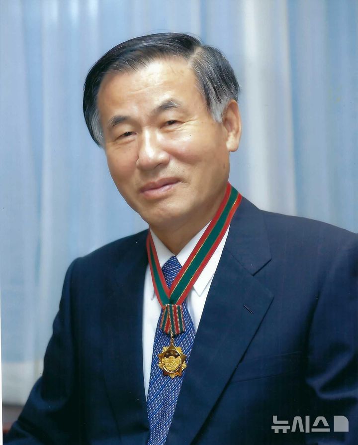 [광주=뉴시스] 장보고글로벌재단과 완도군은 4일 '제10회 장보고한상 어워드' 대상 수상자로 권영호(84·스페인) 인터불고 회장을 선정했다고 밝혔다. (사진=완도군 제공) 2025.08.04. photo@newsis.com *재판매 및 DB 금지