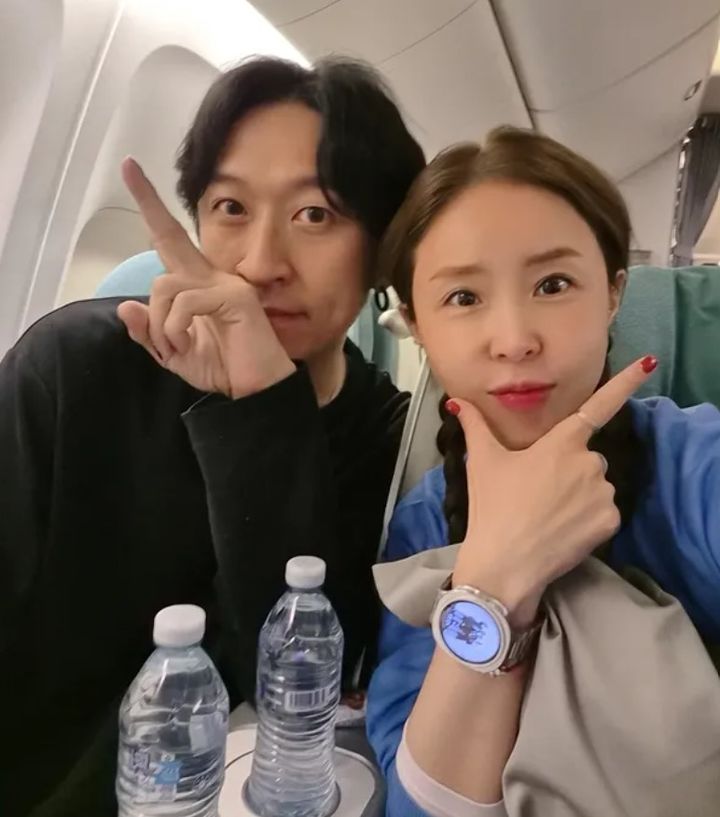 [서울=뉴시스] 혼성그룹 '코요태' 멤버 신지(44·이지선)가 호주 시드니 콘서트를 마치고 귀국길에 올랐다. (사진=신지 인스타그램 캡처) 2025.08.04. photo@newsis.com  *재판매 및 DB 금지