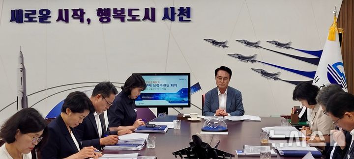 [사천=뉴시스] 차용현 기자 = 경남 사천시 박동식 시장이 4일 시장실에서 열리 ‘2025년 제2차 반부패 청렴추진단 회의’를 주제하고 있다. 2025.08.04.(사진=사천시 제공)photo@newsis.com