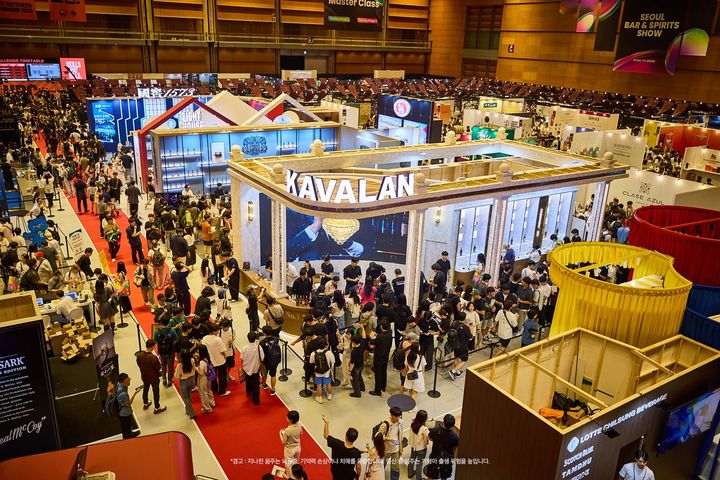 [서울=뉴시스] 골든블루 인터내셔널이 지난 7월 25일부터 27일까지 서울 코엑스에서 열린 '2025 서울바앤스피릿쇼'에서 공개한 카발란 브랜드 부스 전경. (사진=골든블루 인터내셔널 제공) *재판매 및 DB 금지