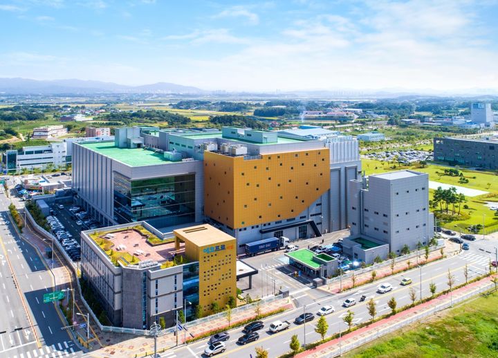 다올證 "에코프로비엠, 유가 급등·EU 배터리 정책 강화...목표가 27만원... - 뉴스 썸네일 이미지