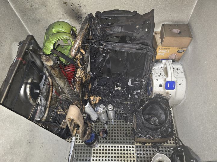 [대구=뉴시스] 4일 오후 11시33분께 남구 대명동의 한 아파트에서 화재경보기가 울리고 타는 냄새가 난다는 신고가 접수됐다. (사진=대구 중부소방서 제공) 2025.08.05. photo@newsis.com *재판매 및 DB 금지