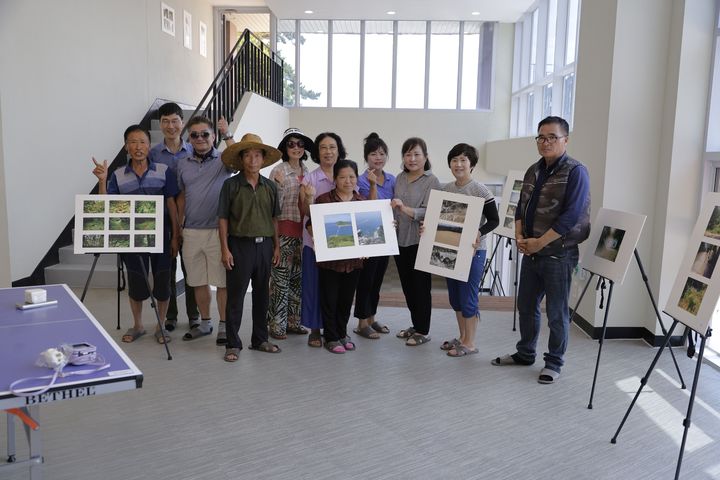 주민이 담은 '섬의 일상'…'푸르고 맑은 명도전' 상설 전시