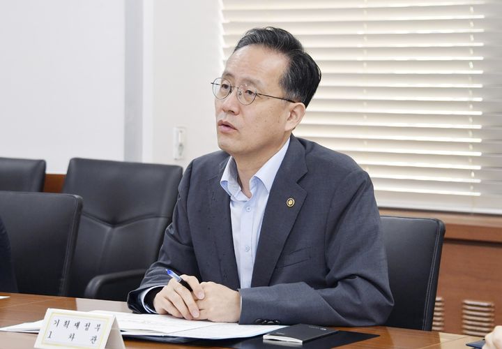 [서울=뉴시스] 이형일 기획재정부 차관이 5일 서울 종로구 정부서울청사에서 '제52차 물가관계차관회의'를 주재하고 있다. (사진=기획재정부 제공) 2025.08.05. photo@newsis.com *재판매 및 DB 금지