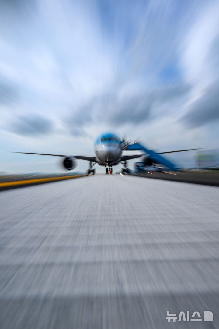 [인천공항=뉴시스] 김선웅 기자 = 5일 인천국제공항에서 제2활주로 운영 재개 전 종합시험운영 및 관계기관 합동점검이 진행되고 있다. (공동취재) 2025.08.06. photo@newsis.com