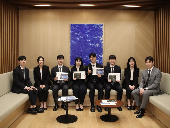 마스턴투자운용 2025년 공채 신입사원들이 단체 기념 촬영을 하고 있다 (사진=마스턴투자운용 제공) *재판매 및 DB 금지