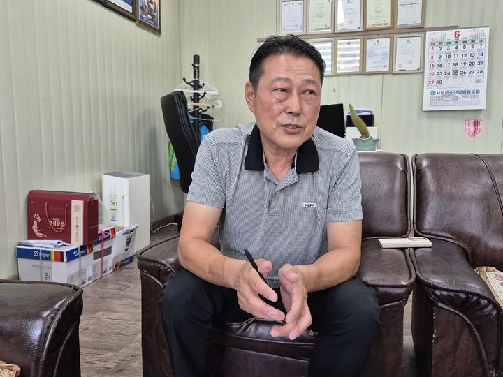 [서천=뉴시스] 오일환 서천특화시장 상인회장이 뉴시스와 인터뷰를 하고 있다. *재판매 및 DB 금지