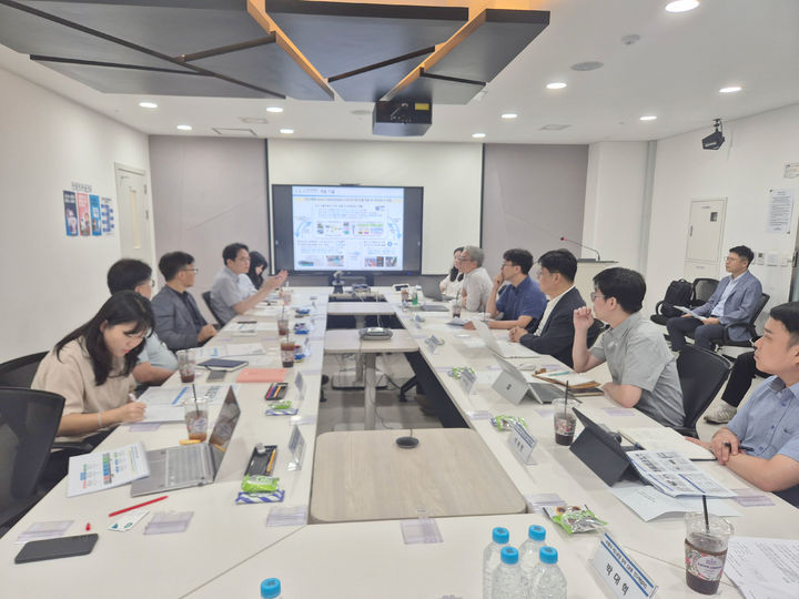 [수원=뉴시스] 판교 제2테크노밸리에 위치한 경기도 미래모빌리티센터에서 열린 착수 보고회. (사진=융기원 제공) 2025.08.06. photo@newsis.com *재판매 및 DB 금지