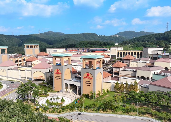 [서울=뉴시스] 롯데프리미엄아울렛 기흥점이 아웃도어 4대 브랜드와 전략적 협업을 통해 '아웃도어 뉴 콘셉트 스토어'를 선보인다고 7일 밝혔다. (사진=롯데쇼핑 제공) *재판매 및 DB 금지