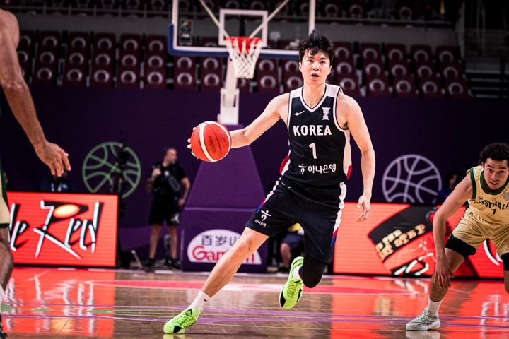 [서울=뉴시스] 남자 농구 국가대표팀의 이현중. (사진=FIBA 제공) *재판매 및 DB 금지