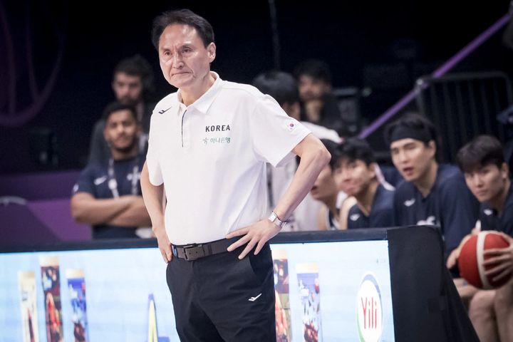 [서울=뉴시스] 남자 농구 국가대표팀의 안준호 감독. (사진=FIBA 제공) *재판매 및 DB 금지