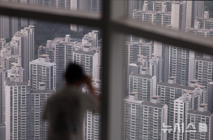 [서울=뉴시스] 김진아 기자 = 사진은 6일 서울 시내 아파트. 2025.08.06. bluesoda@newsis.com