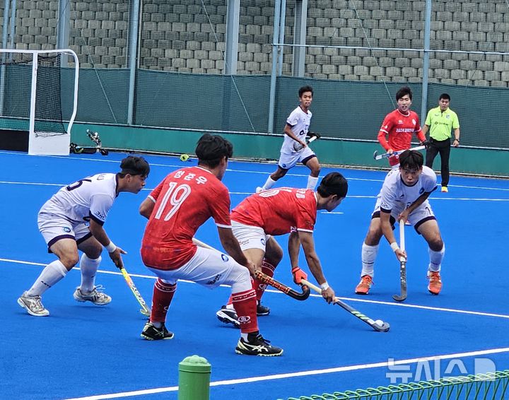 [김해=뉴시스]김해서 전국하키대회 개최. (사진=김해시 제공). 2025.08.07. photo@newsis.com