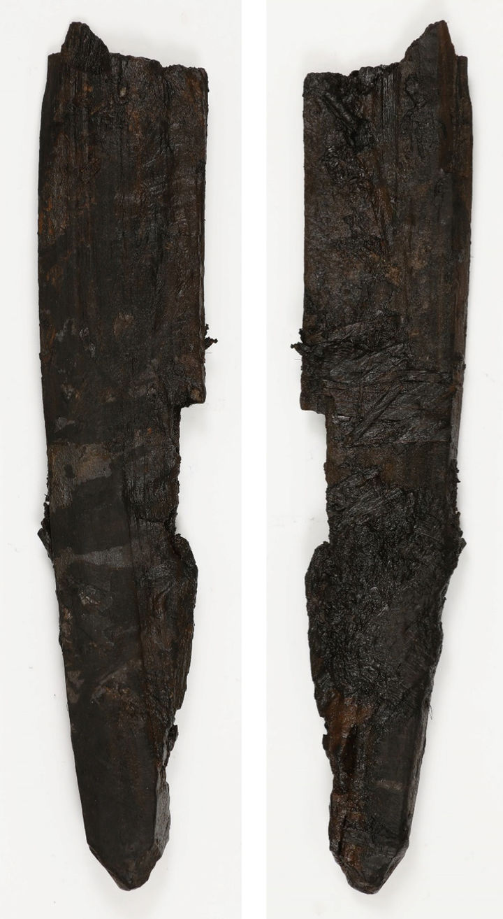 [서울=뉴시스] 함안 성산산성 출토 양면 목간 (사진=국가유산청 제공) 2025.08.07. photo@newsis.com *재판매 및 DB 금지