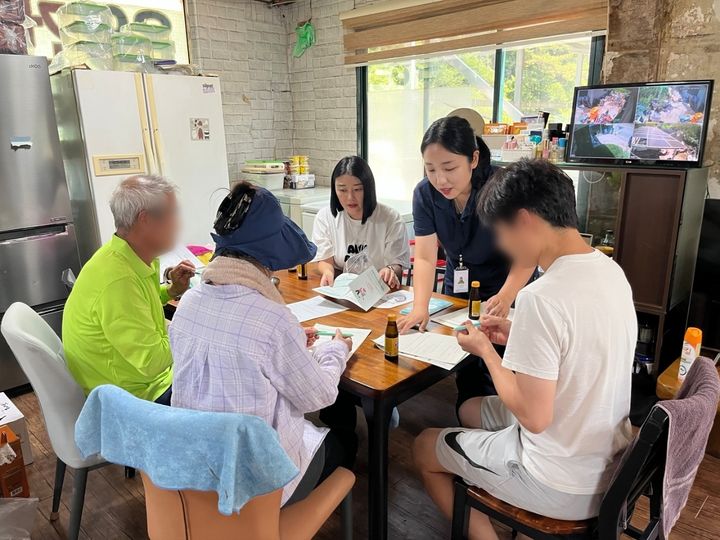 [진주=뉴시스]진주시, 호우 피해 주민 대상 심리지원 실시.(사진=진주시 제공).2025.08.07.photo@newsis.com *재판매 및 DB 금지