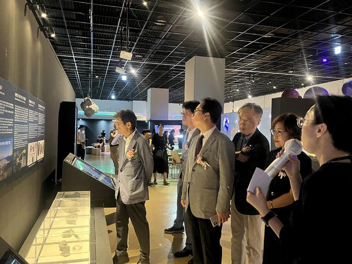 [합천=뉴시스] 합천운석충돌구 충격원뿔암 5점, 국립대구과학관 특별기획전 전시 (사진=합천군 제공) 2025. 08. 07. photo@newsis.com *재판매 및 DB 금지