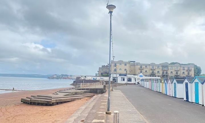 [뉴시스] 5일(현지시각) 데일리메일에 따르면 영국의 유명 휴양지 리비에라(Riviera) 인근의 한 아파트가 최초 1파운드(한화 1800원)에서 90번의 입찰 경쟁 끝에 7만3000파운드(한화 1억4200만원)로 낙찰됐다. (출처=데일리메일) *재판매 및 DB 금지