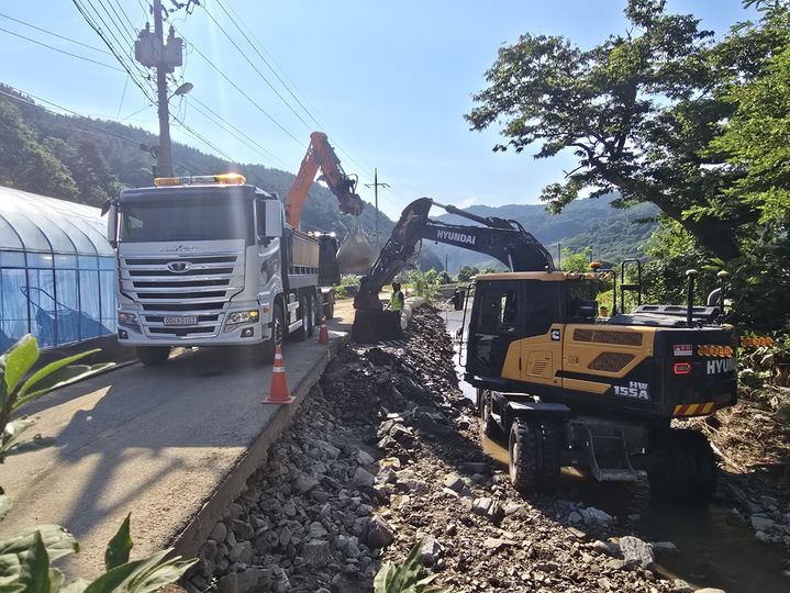 [공주=뉴시스] 공주시 피해복구 현장 모습.(사진=공주시 제공). 2025.08.07. photo@newsis.com *재판매 및 DB 금지