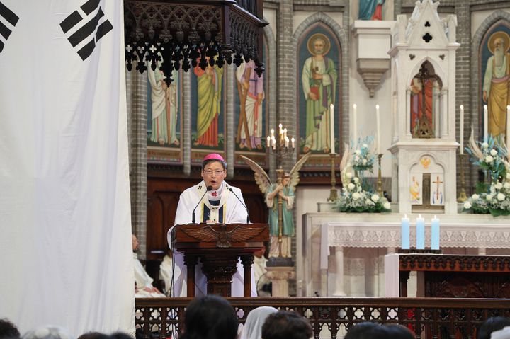 [서울=뉴시스] 2024년 성모 승천 대축일 미사에서 강론 중인 정순택 대주교 (사진=천주교 서울대교구 제공) 2025.08.07. photo@newsis.com *재판매 및 DB 금지