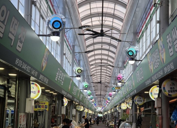 '불가마' 군산 역전종합시장…쿨링포그 44대·HVLS팬 8대