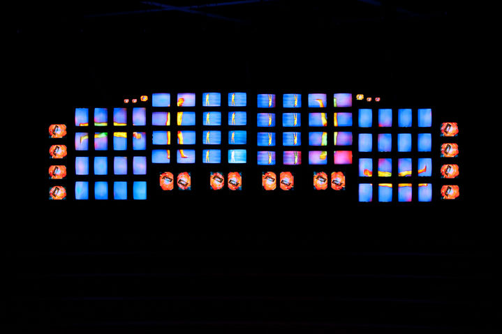 백남준, <M200>, 1991, 300 x 960 x 50cm, CRT TV 모니터 86개, 2-채널 비디오, 컬러, 유성, 한국렌탈주식회사 소장품(사진=경기문화재단 제공) *재판매 및 DB 금지