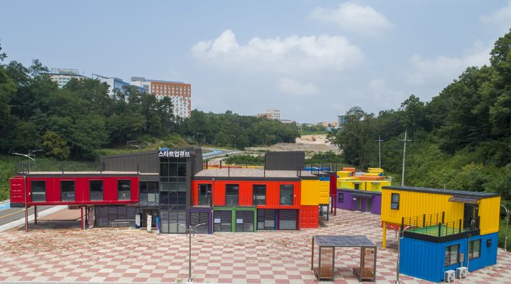 [춘천=뉴시스] 7일 강원대학교(총장 정재연)는 ㈜강원대학교기술지주회사가 투자한 창업기업 ㈜아토매트릭스와 ㈜케이버가 중소벤처기업부의 ‘민간투자주도형 기술창업지원사업(TIPS) 일반트랙’에 최종 선정됐다 고 밝혔다. 사진은 강원대학교 기술지주회사 전경. 강원대학교 제공. *재판매 및 DB 금지