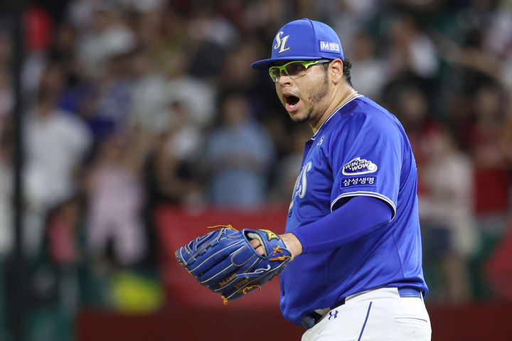[서울=뉴시스] 프로야구 삼성 라이온즈 아리엘 후라도가 7일 인천 SSG랜더스필드에서 열린 2025 신한 쏠뱅크 KBO리그 경기 SSG 랜더스와의 경기에 선발 등판해 아웃카운드를 잡은 뒤 포효하고 있다. (사진=삼성 라이온즈 제공) 2025.08.07. *재판매 및 DB 금지