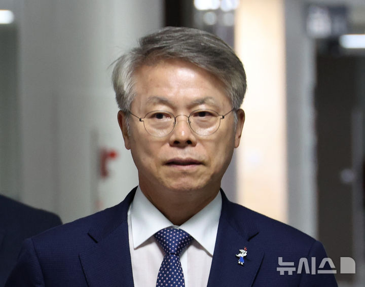 [서울=뉴시스] 김금보 기자 = 민형배 더불어민주당 국민주권 검찰 정상화 특위 위원장이 7일 서울 여의도 국회 의원회관에서 열린 검찰개혁 당정협의회에 참석하고 있다. 2025.08.07. kgb@newsis.com