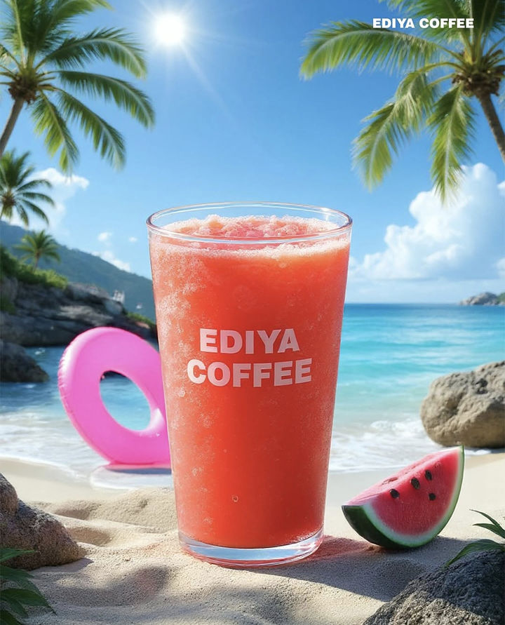 [서울=뉴시스] 이디야커피가 출시한 생과일 수박주스.(사진=이디야커피 제공) *재판매 및 DB 금지