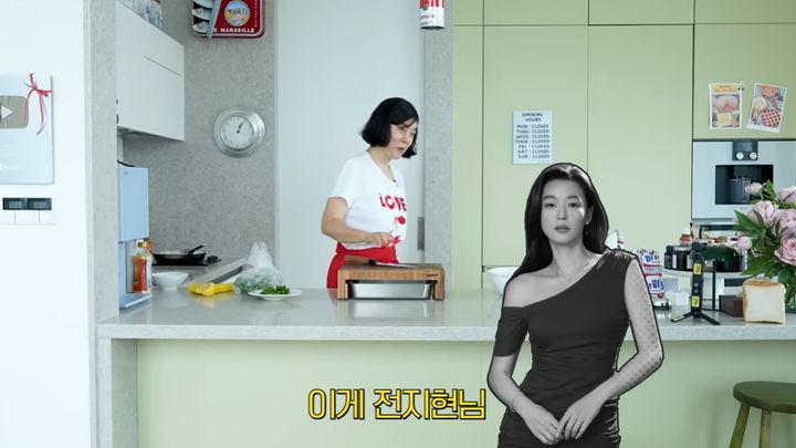 [서울=뉴시스] 방송인 최화정이 배우 전지현과의 친분을 뽐냈다. (사진=유튜브 채널 '안녕하세요 최화정이에요' 캡처) 2025.08.08. photo@newsis.com *재판매 및 DB 금지