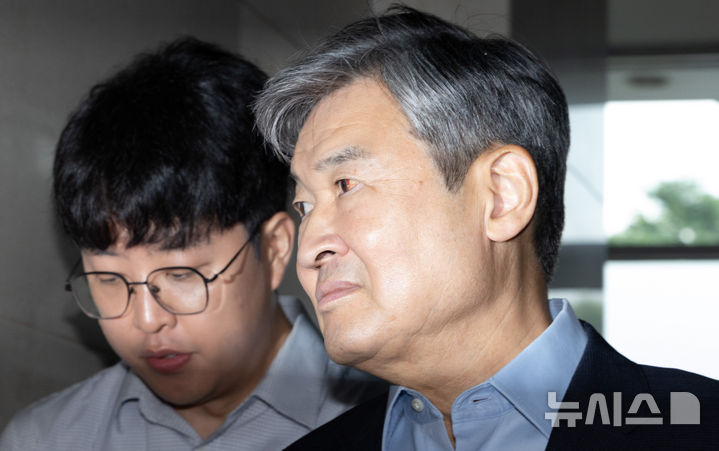 [서울=뉴시스] 황준선 기자 = 조태용 전 국정원장이 8일 오전 서울 서초구 이명현 순직 해병 특별검사 사무실에 조사를 받기 위해 출석하고 있다. 2025.08.08. hwang@newsis.com