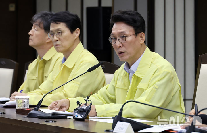 [세종=뉴시스] 강종민 기자 = 김민석 국무총리가 8일 세종시 정부세종청사에서 열린 국가테러대책위원회에서 모두발언을 하고 있다. 2025.08.08. ppkjm@newsis.com