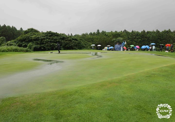 강우로 일시 중단된 한국여자프로골프(KLPGA) 투어 제주 삼다수 마스터스 3라운드. 2025.08.09. (사진=KLPGA 제공) *재판매 및 DB 금지