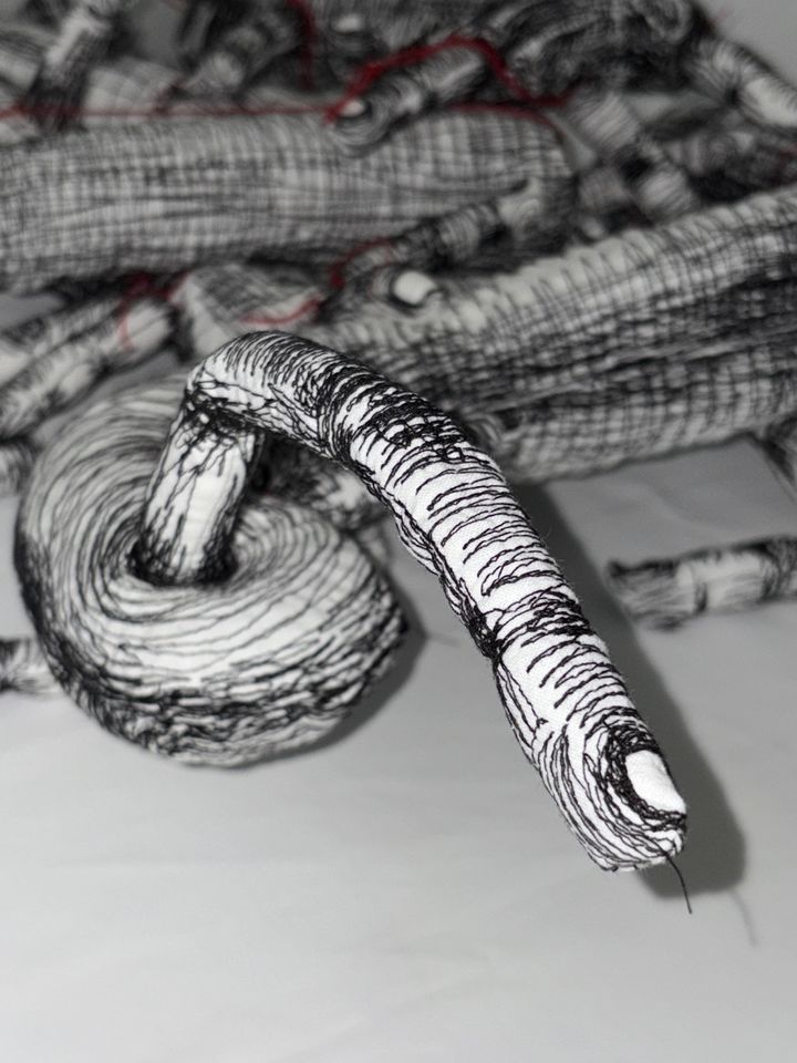 [대구=뉴시스] 김빛옥민 작가 '나뭇가지처럼 뻗고 휘어' (사진=대구 아양아트센터 제공) 2025.08.11. photo@newsis.com *재판매 및 DB 금지