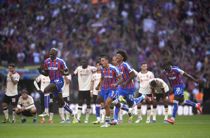 [런던=AP/뉴시스] 잉글랜드 프로축구 프리미어리그(EPL) 크리스털 팰리스 선수단. 2025.08.10.