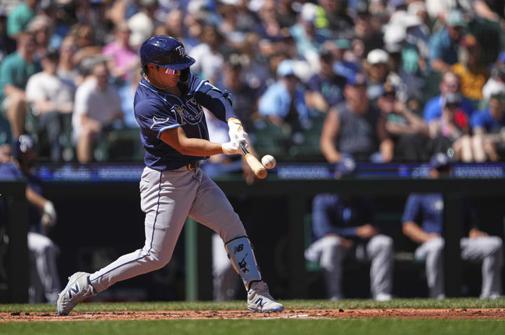 [시애틀=AP/뉴시스] 탬파베이 레이스의 김하성이 10일(현지 시간) 미 워싱턴주 시애틀의 T-모바일 파크에서 열린 2025 메이저리그 시애틀 매리너스와의 경기 2회 초 1타점 2루타를 치고 있다. 김하성은 3타수 2안타(1홈런) 2타점 1득점 1볼넷을 기록했으며 탬파베이는 3-6으로 패했다. 2025.08.11. 