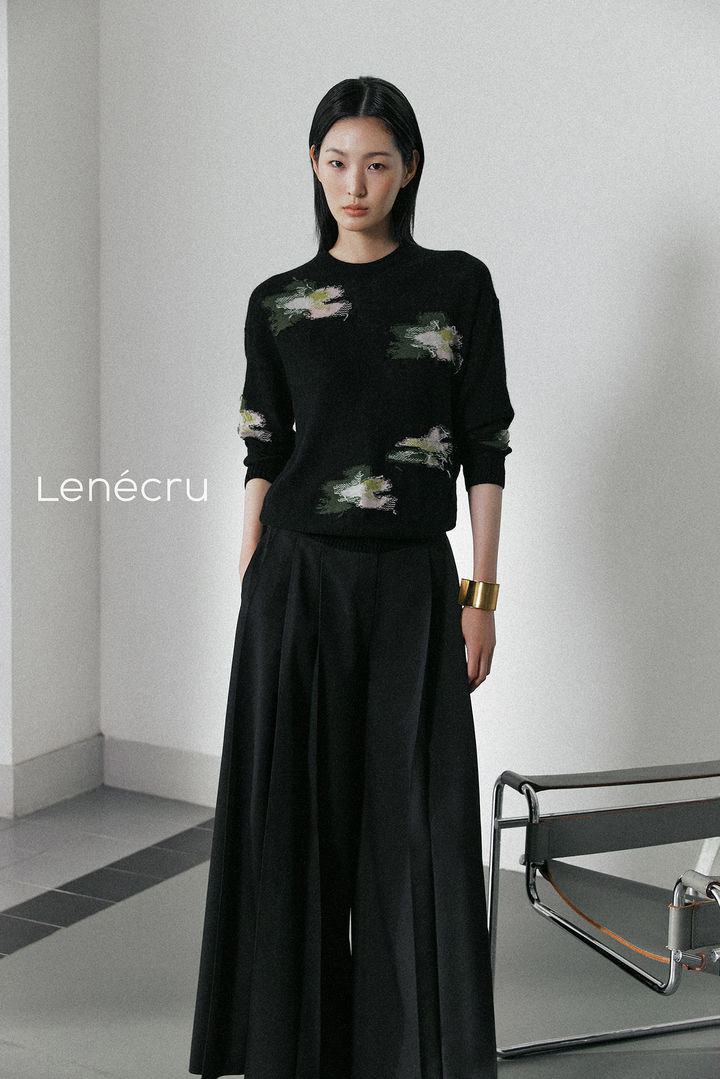 [서울=뉴시스] GS리테일이 전개하는 홈쇼핑 GS샵이 자체 기획 패션 브랜드 '르네크루(Lenécru)'를 10년 만에 리브랜딩(Re-branding) 해 선보인다고 11일 밝혔다. (사진=GS리테일 제공) *재판매 및 DB 금지