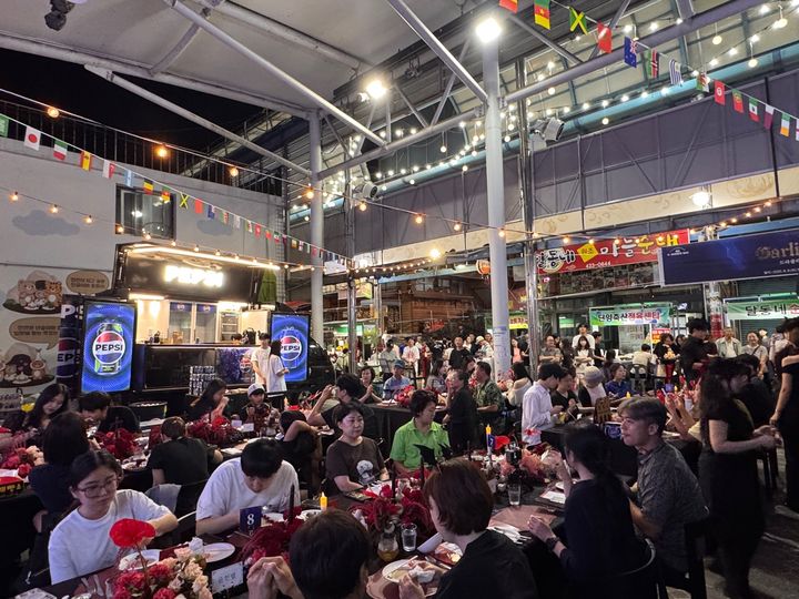 9일 충북 단양군 단양읍 단양구경시장에서 열린 '드라큘라 갈릭 나이트' (사진=한국관광공사) *재판매 및 DB 금지