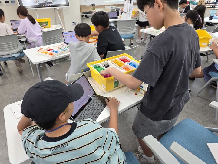 [안동=뉴시스] 수학체험센터의 한 프로그램. (사진=경북교육청 제공) 2025.08.11 *재판매 및 DB 금지