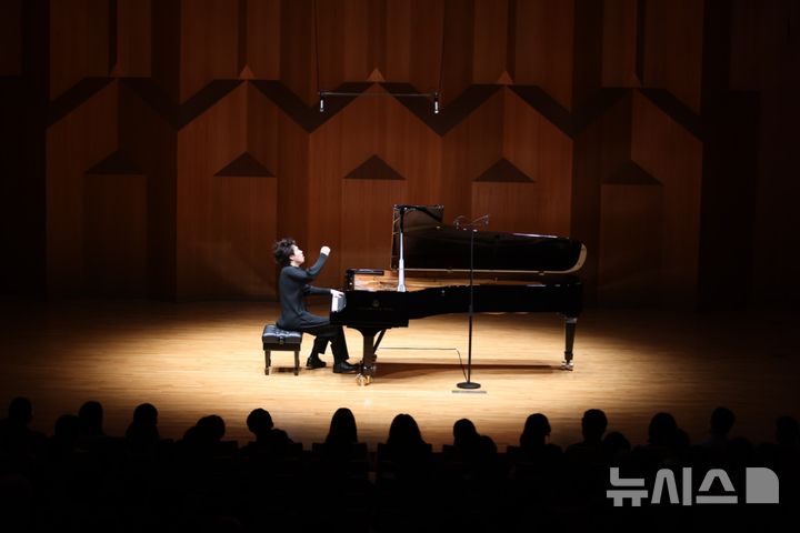  [서울=뉴시스]지난 8일 서울 예술의전당에서 피아니스트 김세현이 독주회를 열었다. (사진=예술의전당 제공)