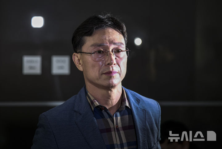 [서울=뉴시스] 정병혁 기자 = 임성근 전 해병1사단장이 11일 서울 서초구 이명현 순직해병 특별검사 사무실로 조사를 받기 위해 출석하고 있다. 2025.08.11. jhope@newsis.com