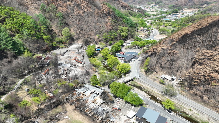[안동=뉴시스] 산불 피해를 본 청송 달기약수터. (사진=경북도 제공) 2025.08.12. photo@newsis.com *재판매 및 DB 금지