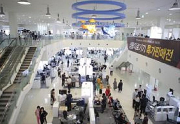 [춘천=뉴시스] 12일 강원특별자치도(도지사 김진태)는 춘천시, 원주시와 함께 오는 13일 원주의료기기산업진흥원에서 ‘중동 진출 전략설명회’를 개최한다 고 밝혔다. 시진은 지난해 원주의료기기전시장 모습. 강원특별자치도 제공. *재판매 및 DB 금지