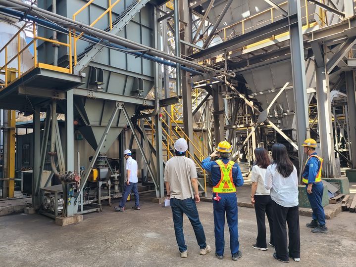 [창원=뉴시스] 강경국 기자 = 경남 창원시 악취 배출 사업장 지도 점검. (사진=창원시청 제공). 2025.08.12. photo@newsis.com *재판매 및 DB 금지