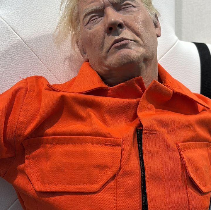 [뉴시스] 스위스의 글라이스피어 갤러리서 예정돼 있던 도널드 트럼프 미국 대통령 형상화 작품전시가 취소됐다. (사진 = 글라이스피어 인스타그램 캡처) 2025.08.12. *재판매 및 DB 금지