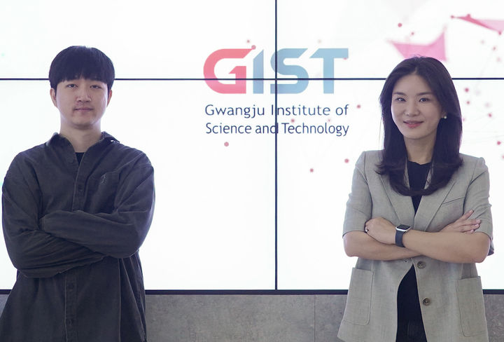 GIST 이노코어 연구단의 황준호 박사와 이은지 교수(오른쪽). (사진=GIST 제공) photo@newsis.com *재판매 및 DB 금지